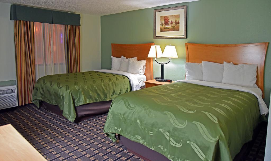 Quality Inn & Suites Near I-480 And I-29 Консіл-Блафс Екстер'єр фото