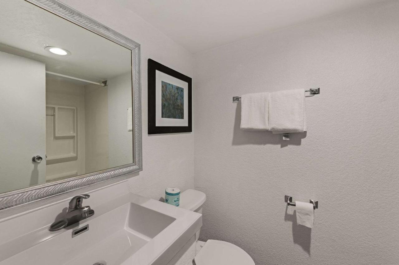 Quality Inn & Suites Near I-480 And I-29 Консіл-Блафс Екстер'єр фото