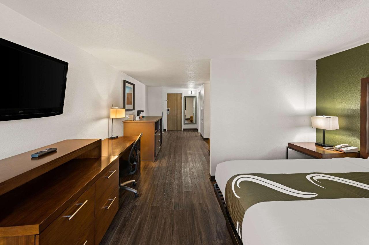 Quality Inn & Suites Near I-480 And I-29 Консіл-Блафс Екстер'єр фото