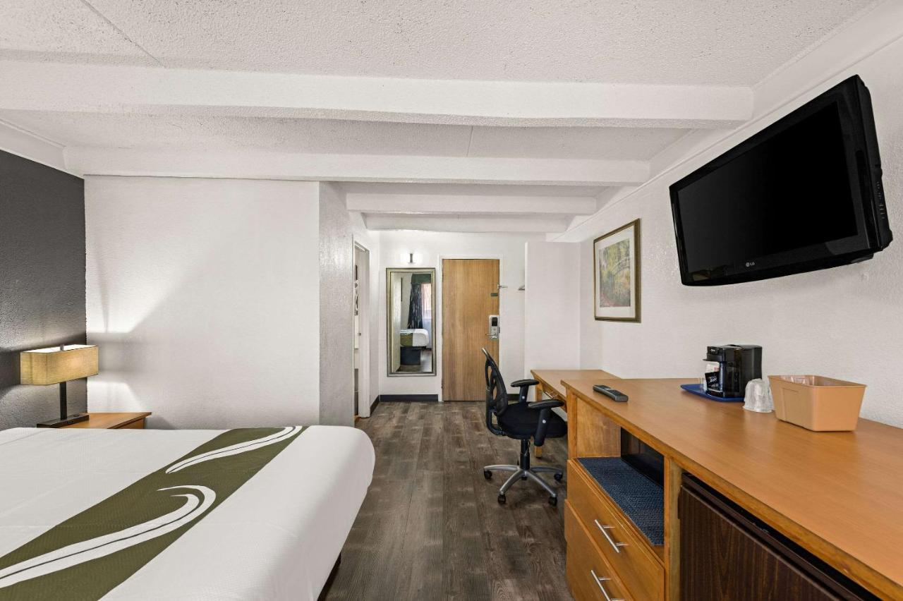 Quality Inn & Suites Near I-480 And I-29 Консіл-Блафс Екстер'єр фото