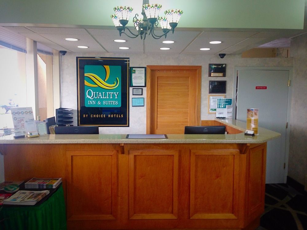 Quality Inn & Suites Near I-480 And I-29 Консіл-Блафс Екстер'єр фото