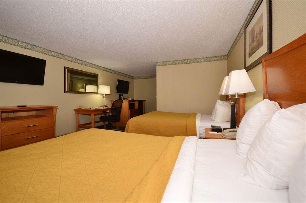 Quality Inn & Suites Near I-480 And I-29 Консіл-Блафс Номер фото